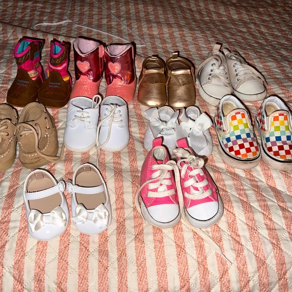 Shoes - Picture 1 of 2